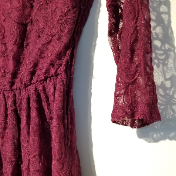 Mimi Chica Burgundy Dress Size Small 3/4 Sleeves - Picture 6 of 8